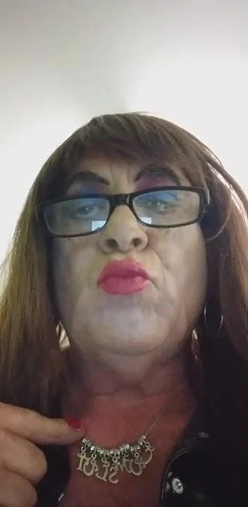 Crossdresser ze skóry