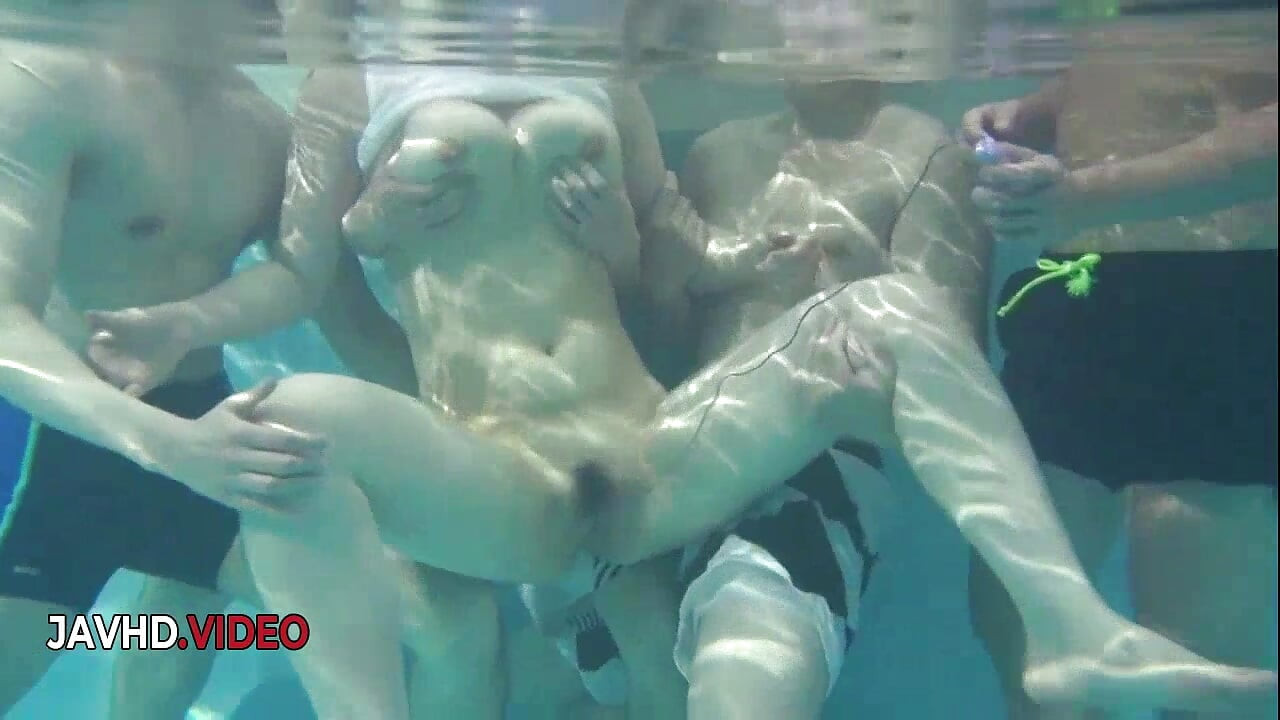 Suzuna Komiya's Steamy Poolside Blowjob with Two Guys