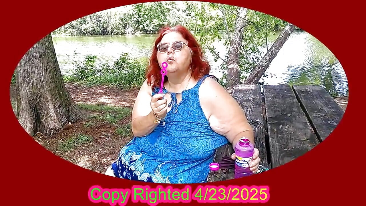 Spring Time I Love to Blow Bubbles in the Park for You!