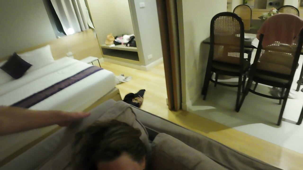 Moja mała seksowna dziwka uwielbia jej twarz zostaje zerżnięta przez mojego 9-calowego kutasa