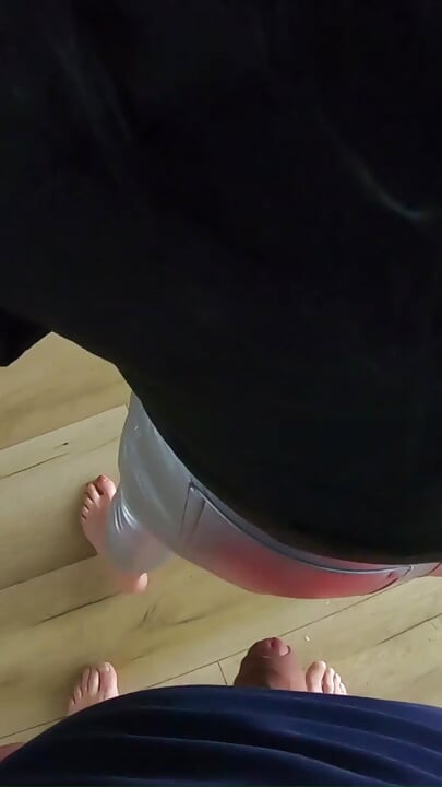 milfycalla Bardzo błyszczące legginsy i dużo spermy na new Puffy Downjacket