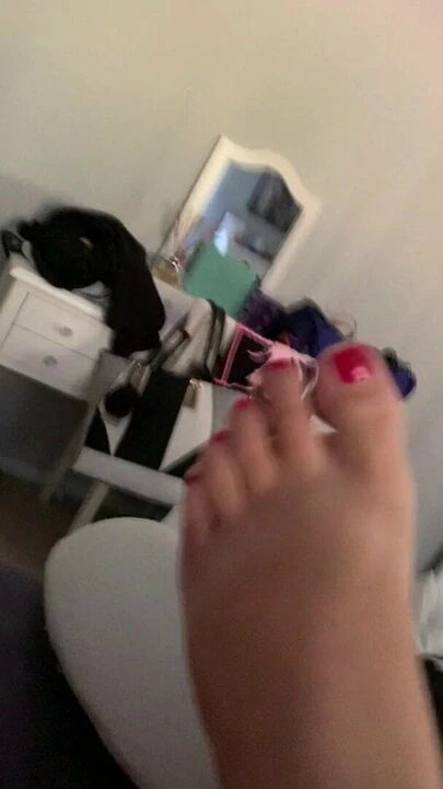 Wife Pretty toes