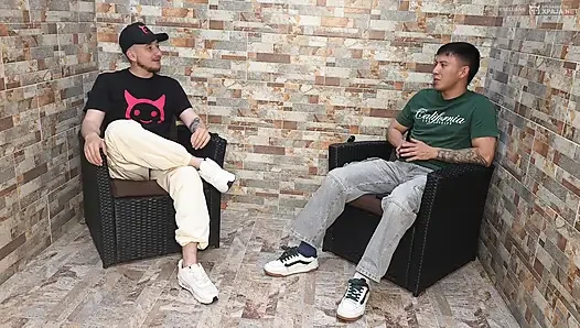 Дебют Хинаты: она признается, что ей нравится секс немного дико