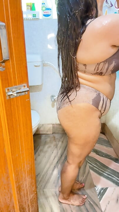 Desi Horny Boudi Bathroom Fingering Hair Pussy With Orgasm