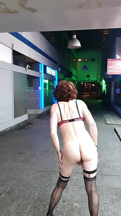 Tranny Carina naked in the porn shop