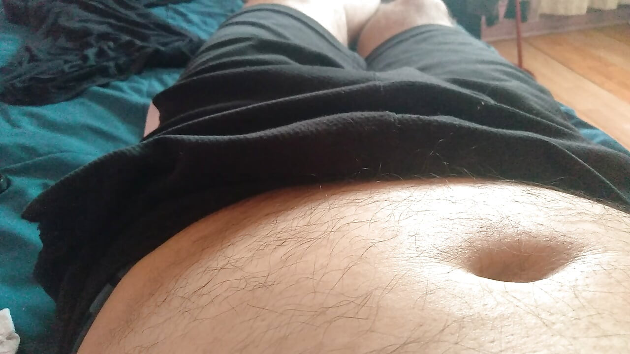 Anal seks bağımlısı adam şişman yarağıyla sikişmek için göt arıyor