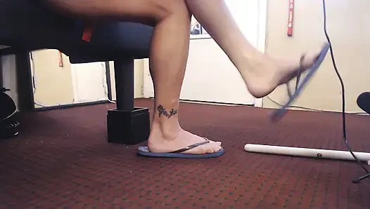 Asmr parmak arası terlik mavi balonları tokatlıyor