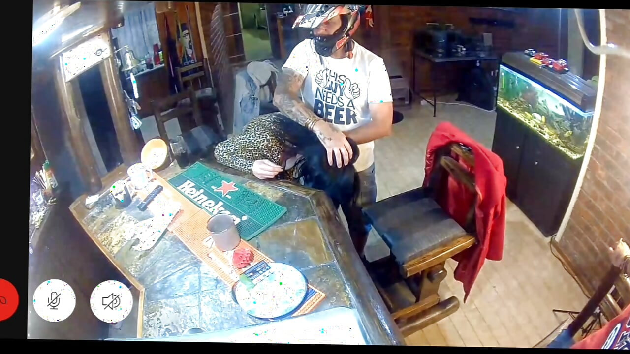 Atrapé a mi esposa engañando con un ex jinete de motocross en la cámara ring