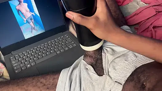 Aku lagi asik muasin memekku sambil nontonin tubuh aduhai pacarku