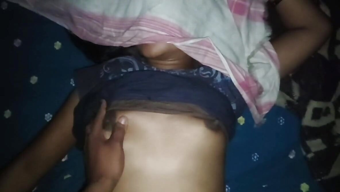 Astăzi am lăsat fundul lui Anjali Bhabhi în hol