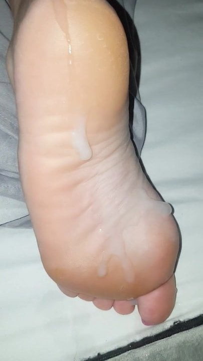 Cum over dry soles