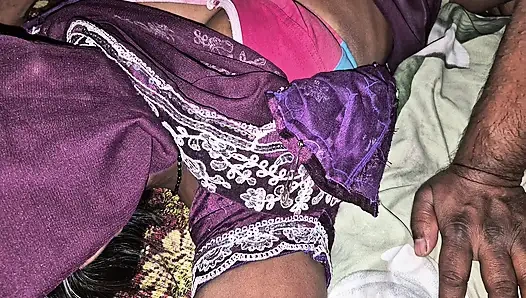 Tante India dientot habis-habisan sama kontol besar suaminya