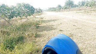 Masturbiert beim massieren des schwanzes.