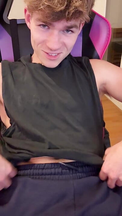 Pas twink mani muncrat besar + mandi