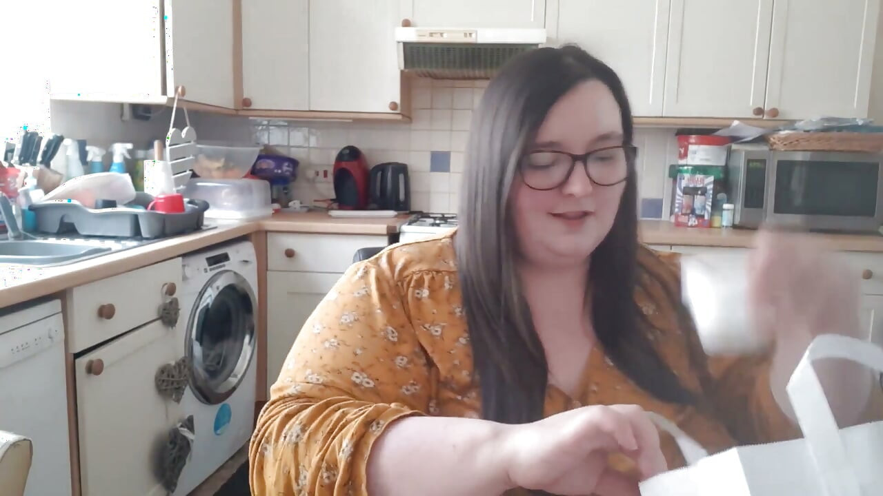 Ssbbw εναντίον Godzilla Burger τρώει