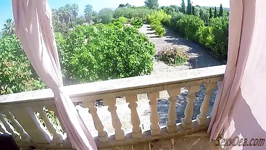 Трах у бассейна в видео от первого лица