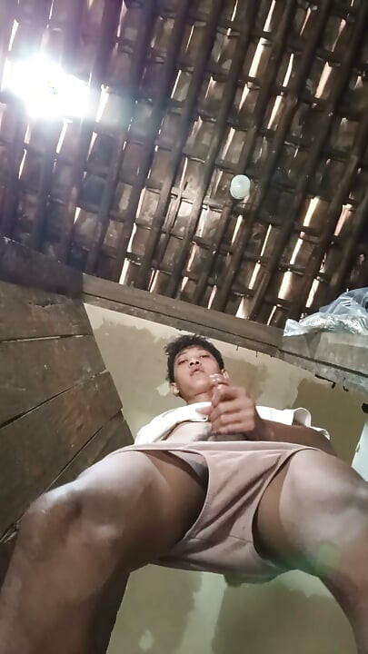 Keseorangan di rumah lagi