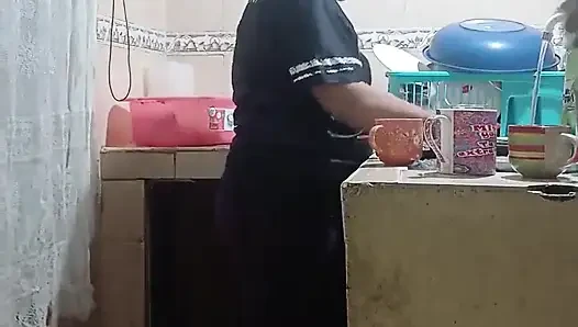Сотрудника трахнули на кухне, жена моего босса чуть не застукала нас в Мехико