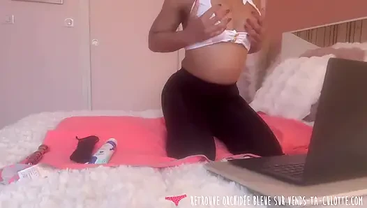Vends-ta-culotte - ein hübsches französisches camgirl mit gemischten rennen wichst ihren arsch vor kamera-zu-kamera
