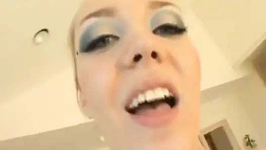 Pantat bahenol cewek ini dientot habis-habisan sampai dia crot di dalam