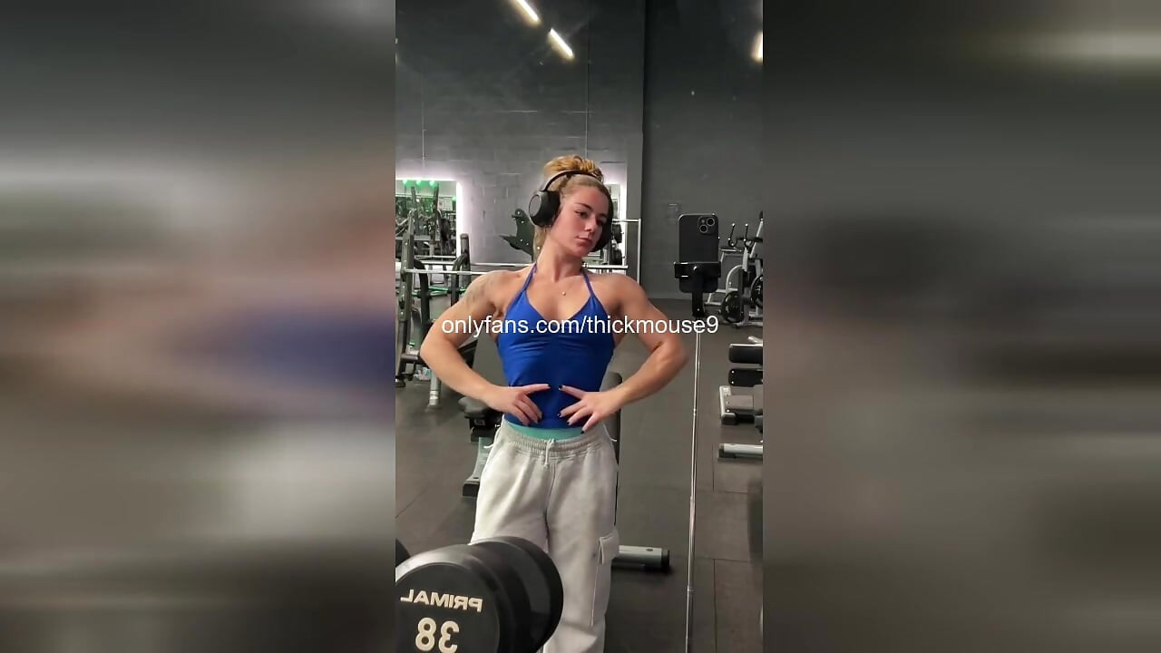 18år TikTok Live slyna röv förstörd av styvfar!