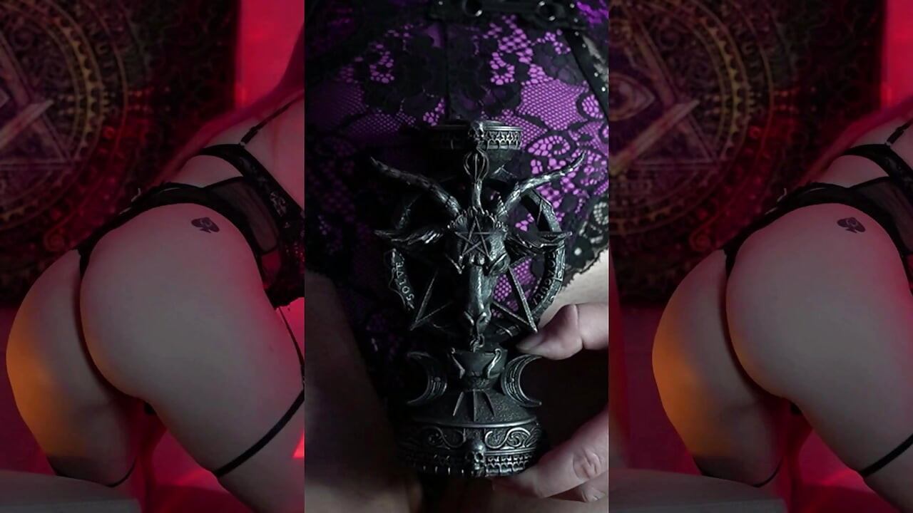 Adore o DIABO enquanto SUCCUBUS se alimenta de sua energia sexual