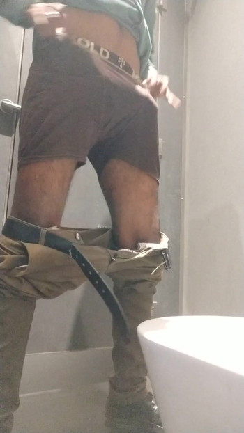 Stunning moment from "Tamil10inches BBC selfieees"