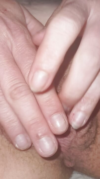一个饥渴的男人操我老婆和我绝对忠诚