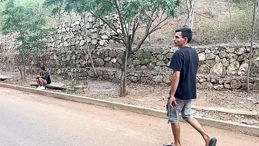 Unbekanntes mädchen bittet mich zu ihr ohne kondom im Austausch dafür, dass ich ihr ein telefon gebe, das ich in sie komme