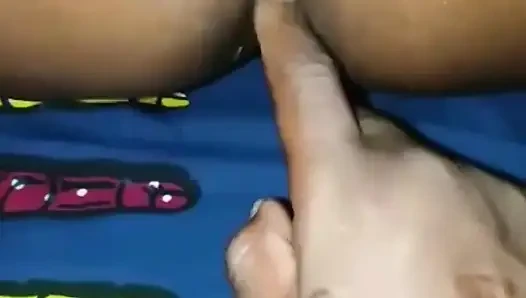 Pantat sempit pertama yang aku entot sejak awal tahun ini