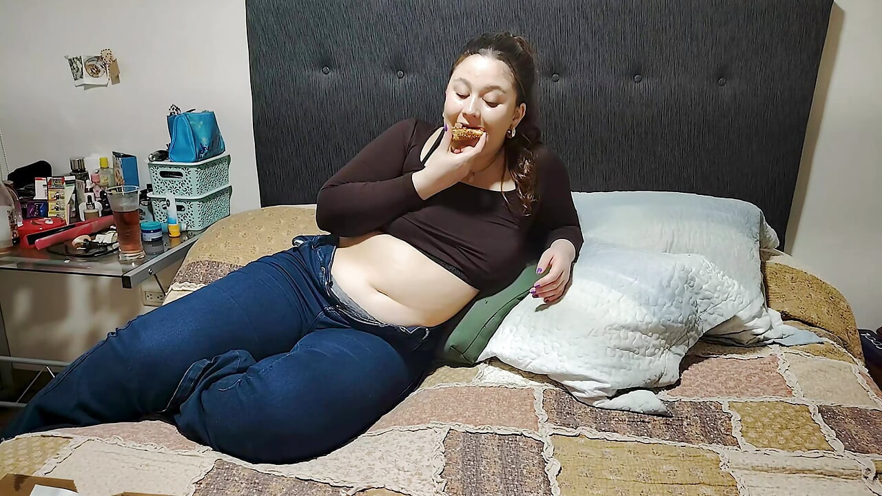 Nicole's Massive Pizza Binge: Belly Bursting Bliss