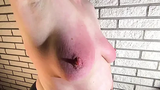 Использую ее голые сиськи для Дня Святого Валентина