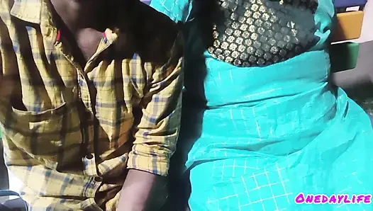 Genç oğlan oyun alanında egzersiz yapan tamil evli kadınla seks yapmaya çalışıyor