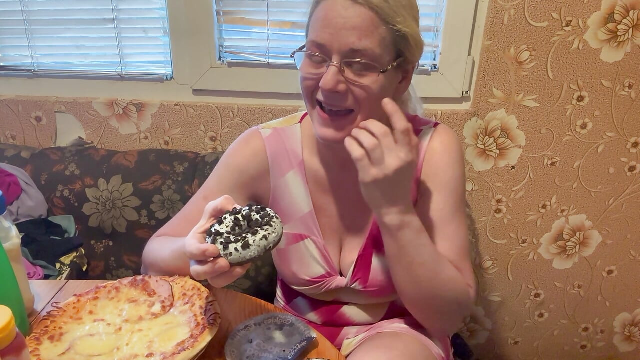 אוכלים הכל, מגהקים ומפליצים