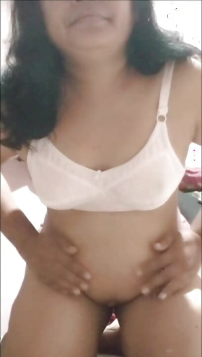 Muestra la figura de la chica india