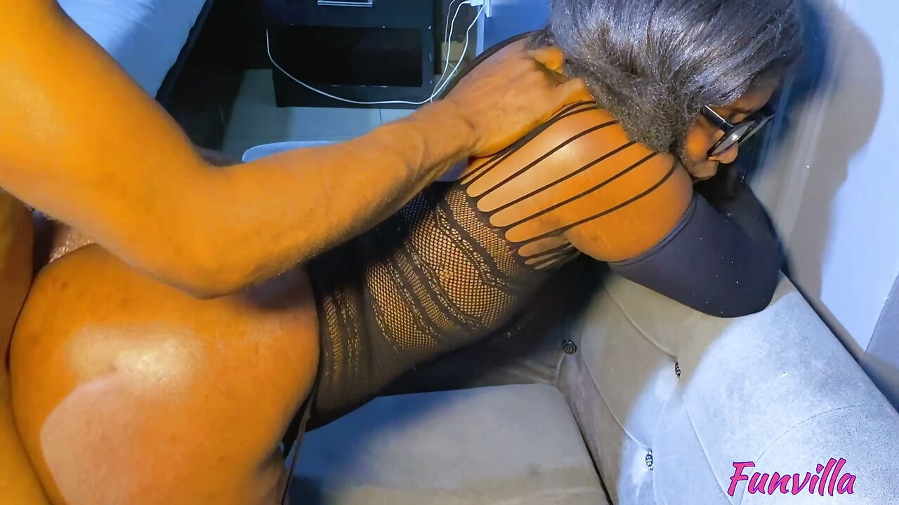 mujhe nahin pata tha ki meri maalkin stripar huaa karti thi