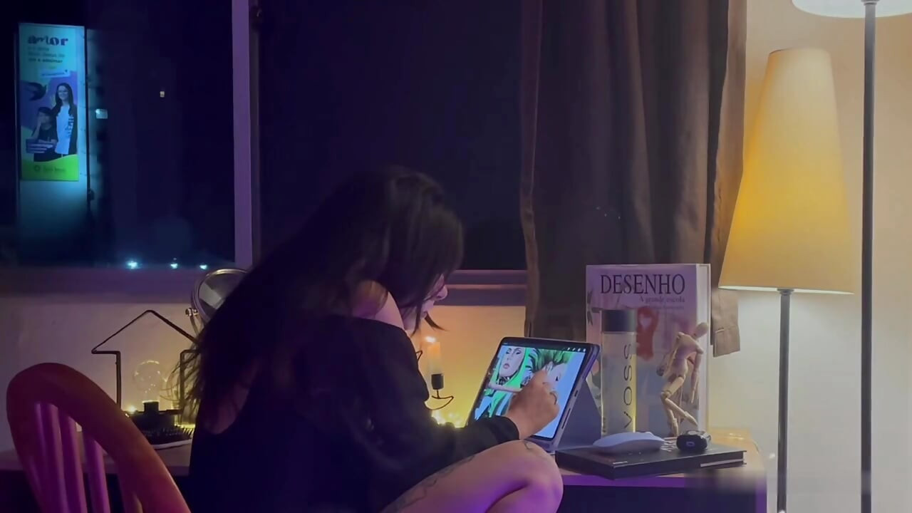 แฟนสาววาดอย่างสงบจนฉันเซอร์ไพรส์เธอด้วยการเย็ดอย่างหนักจากด้านหลัง