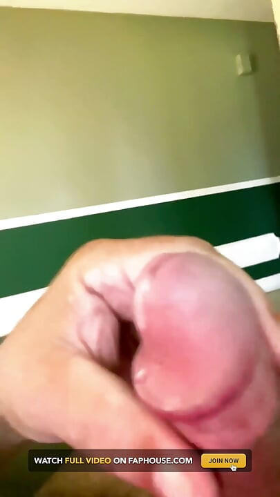 القذف في غرفة المعيشة