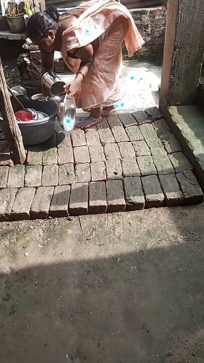 نامادری‌ام دنبالم بود که بکنتم، در نهایت مجبور شدم کونم را بدهم.