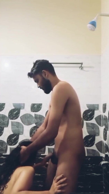 Trenutak koji morate podijeliti iz "Zašto si pozvao ženu svog prijatelja u kupaonicu i skinuo je golu?"