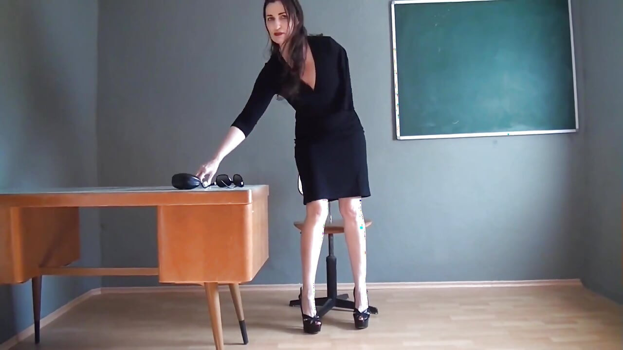 Real Estate Professional Who Appears to Be an Arm Amputee