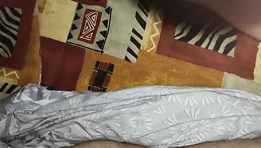 Seksi twink yarak emiyor ve götten prezervatifsiz sikiliyor