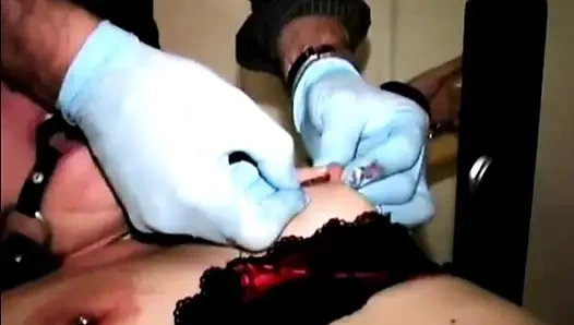 Dövmeli ve pirsingli - pirsingli ve dövmeli alt ve emo hatunlar