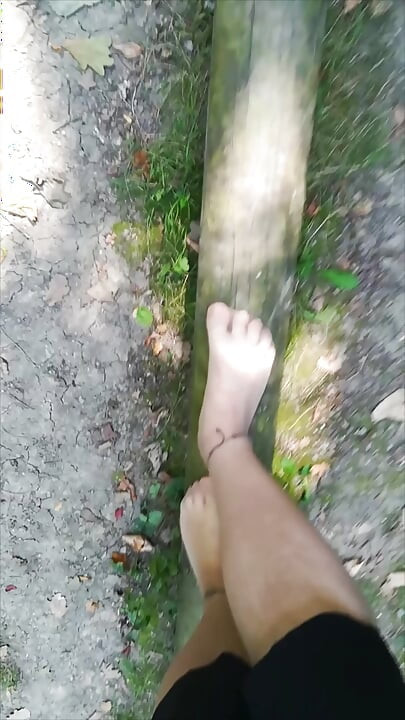 Outdoor-balance in strumpfhosen