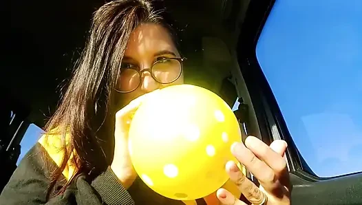 Permainan balon di jalan raya - bunny looner