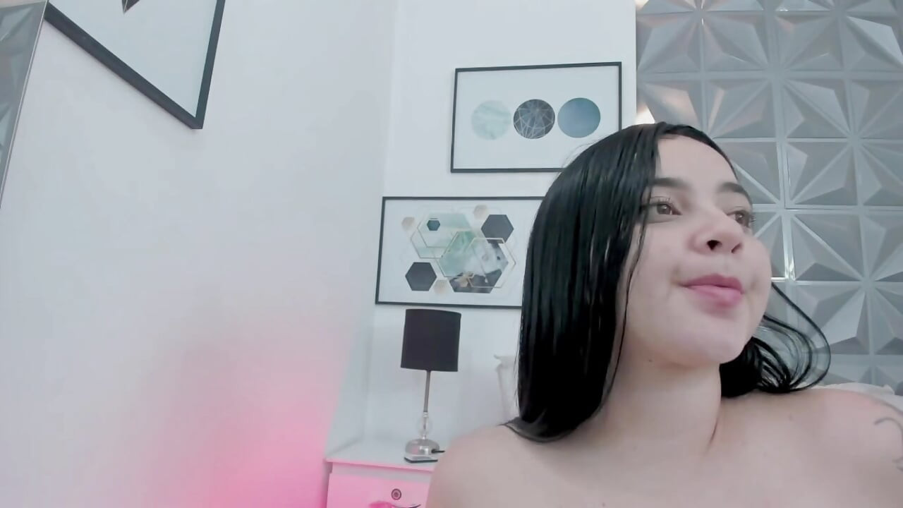 Huge tits latina teen sucking a dildo in front of the mirror. (Anahi Ruiz webcam show 2)