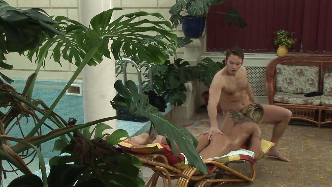 Exclusive video Bareback: Threesome sex between very horny beautiful gay boys