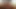 Der arsch dieser schlampe, sklavin, nimmt einen großen strapon. Nahaufnahme vom anal-strapon-ficken