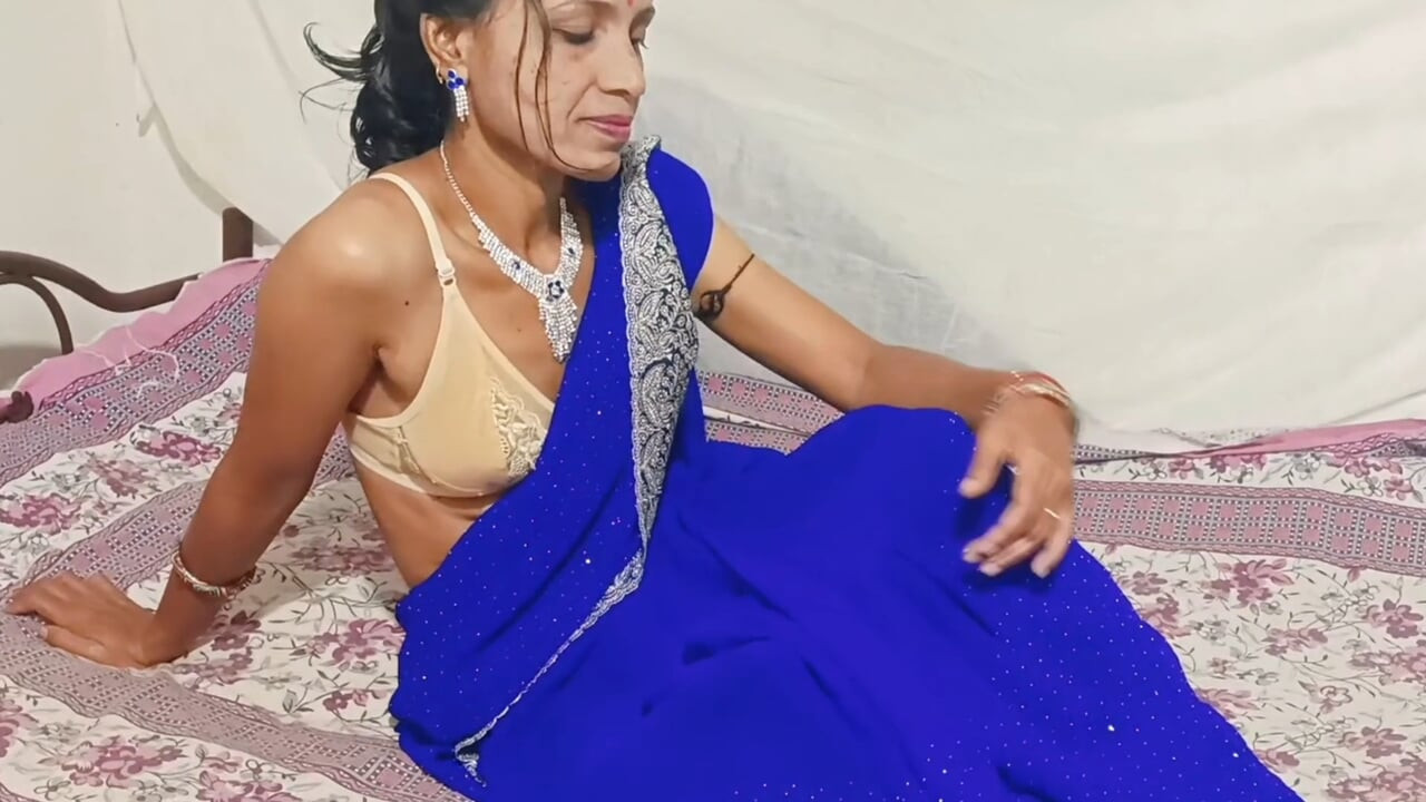 Desi Romantic Hot Indian Sex Video In Saree