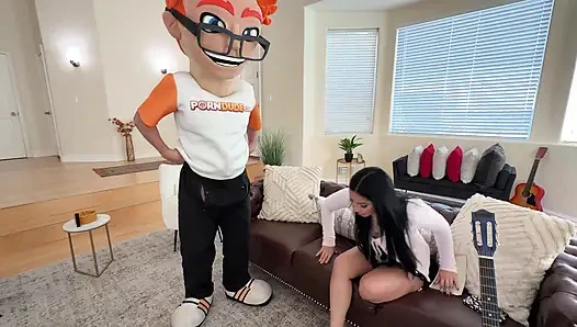 Ateşli oda arkadaşım Raven Reverie'yi epik sakso ile porno yıldızına çevirdim